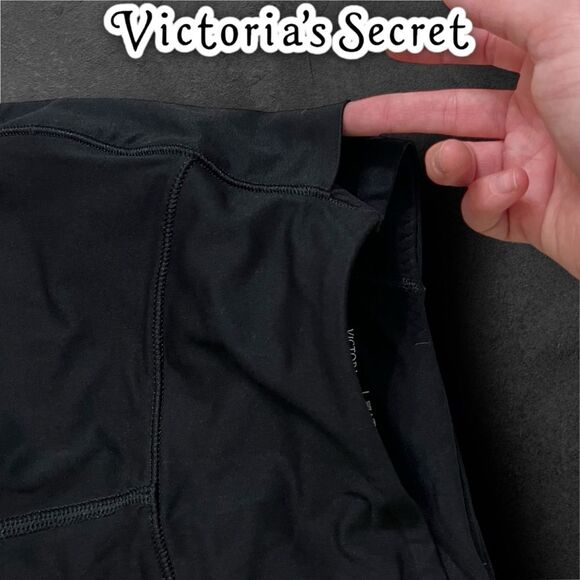 Preowned Victoria’s Secret VSX Flow Sweat On Point Soft Black Leggings - Small - Picture 6 of 8